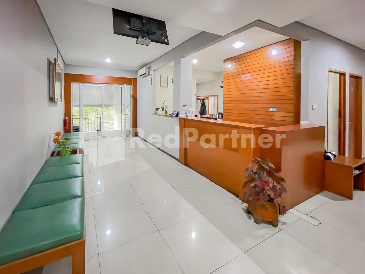 Sang Surya Guesthouse Syariah Near Rs Hasan Sadikin Mitra Reddoorz Bandung Exterior photo